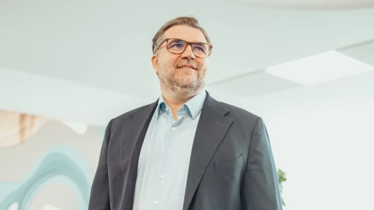 Nem gondoltam volna, hogy meg lehet szokni a háborút – a kárpátaljai IT-vállalkozó, akinek sokat köszönhet a magyar bankszektor