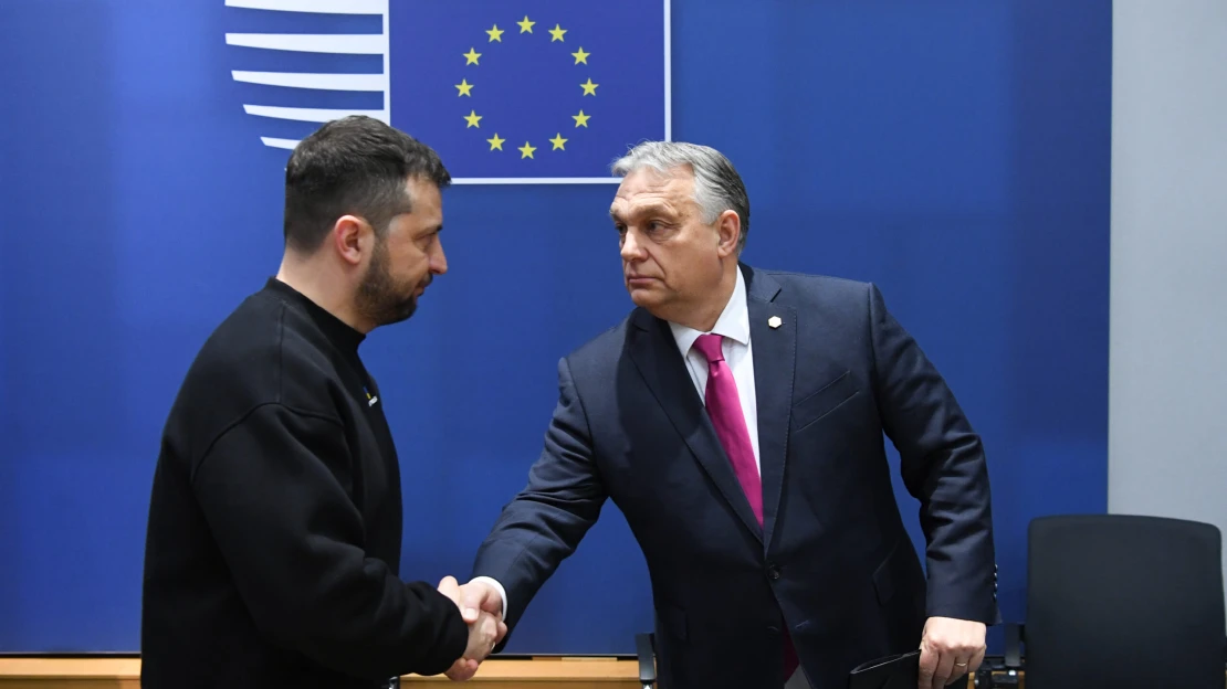 Zelenszkij meghívta Orbánt Kijevbe, aki továbbra sem szállítana fegyvert Ukrajnába