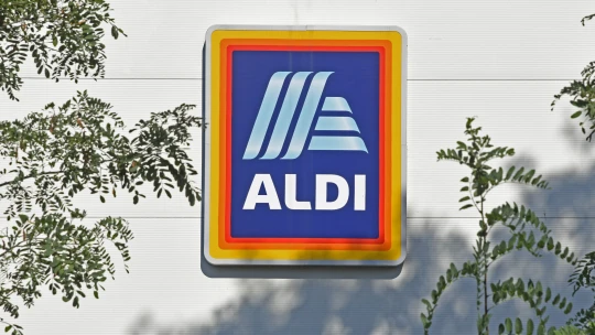 Brutális fizetéssel keres új munkavállalókat az Aldi