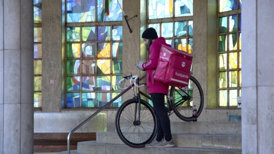 Másfél év után megint átnevezik a Foodpandát – íme az új név