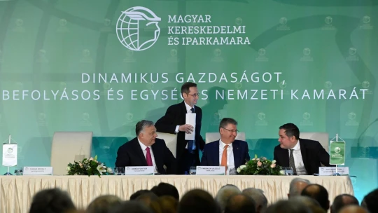 Új víziókat vázolt fel, de a végén csak Matolcsyt bírálta a kormány