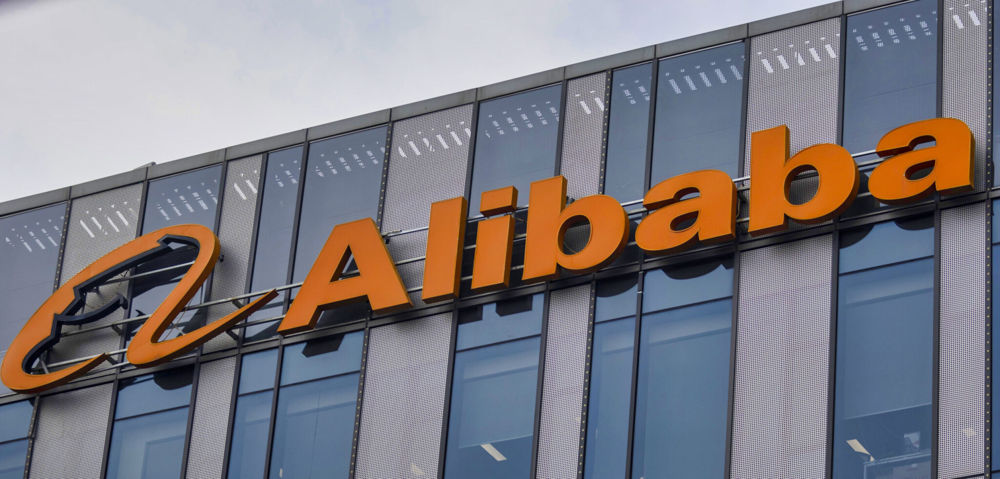 Soha nem látott átalakítást jelentett be az Alibaba, miközben kegyvesztett alapítója hazatért