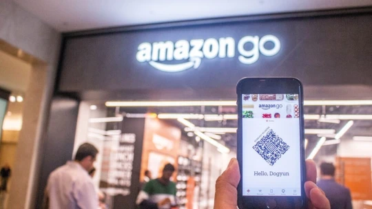 Bukta? Nyolc készpénz és pénztáros nélküli boltját zárja be az Amazon
