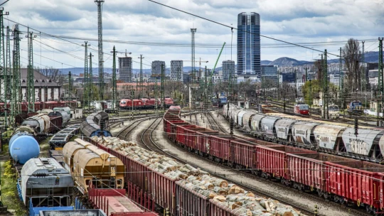 A kínai elnök rászólt Orbánra, újabb akadályok a Budapest-Belgrád vasútvonalnál