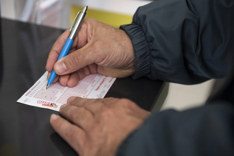 Adómentes lesz a lottóötös, csökken a túrórudi áfája