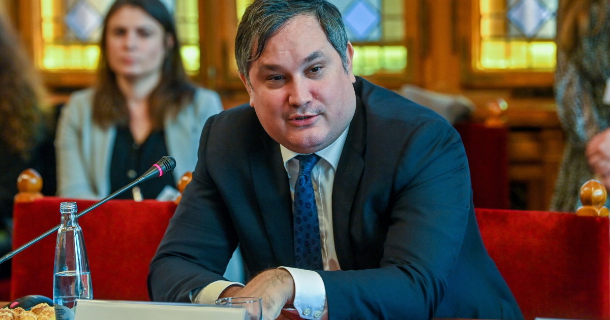 Ez a vonat elment: százmilliárdot vonhat ki a kormány az állami bevásárló cégből