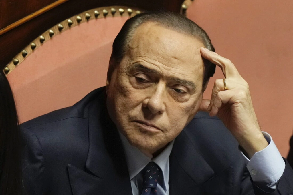 Berlusconi intenzíven