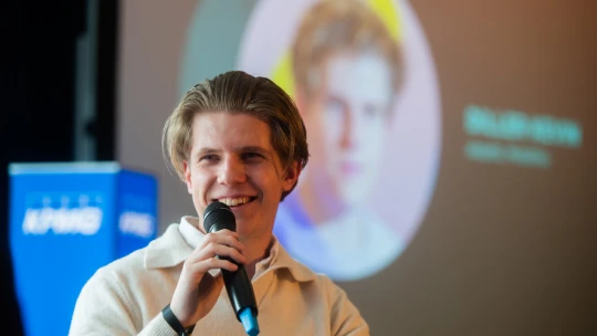 22 éves, milliárdos cége, Kaposváron gyára van és most bejelentette: mennek Amerikába 
