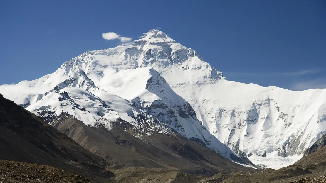 Túl sok a probléma az Everesttel. Így alakítja át Nepál a hegymászást