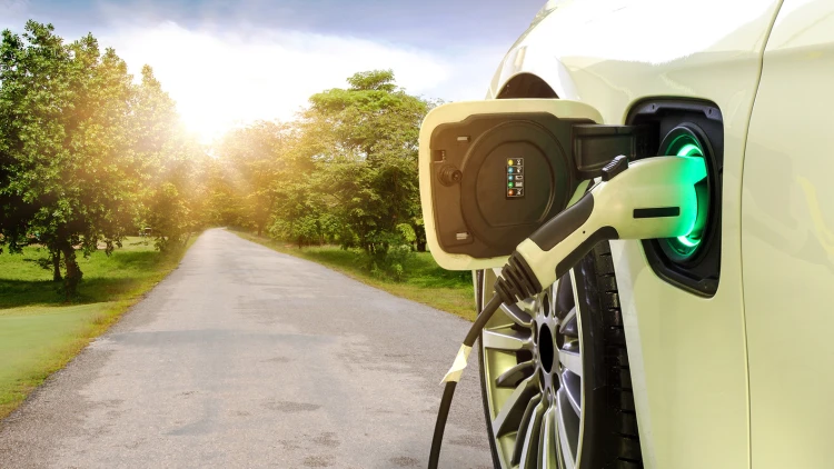 Megérné a cégeknek elektromos autókra váltani – Kiszámolták, miért!