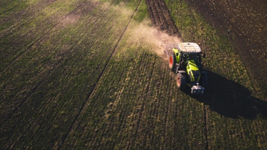 Ezt a díjat átvállalja a kormány a mezőgazdasági termelőktől