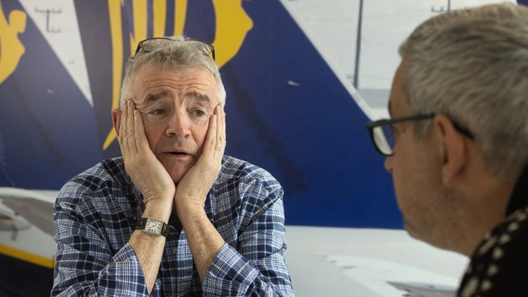 A Ryanair vezér elkezdte szívatni az utasokat. De nem úgy, nem azokat, és nem azért