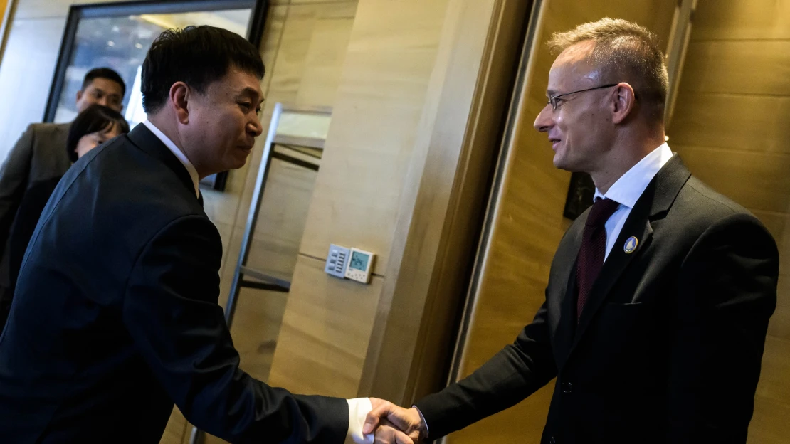 Szijjártó Tiencsinből: újabb kínai gyárak jönnek több tízmilliárd forintból