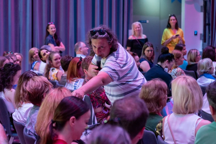 Ki érzi jól magát a bőrében? Színpadi show-t csinált Csernus Imre_5