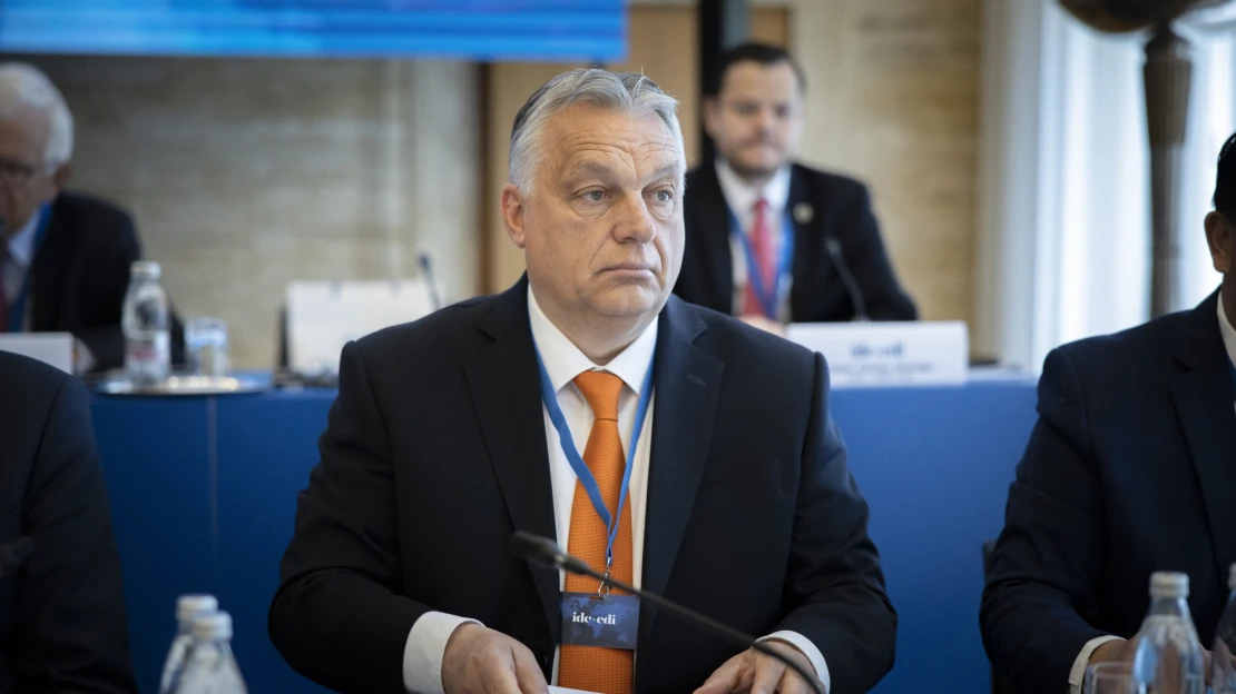 Előzetes figyelmeztetés nélkül rúgott ki több száz embert a kormány, a segítséget is elsunnyogták volna