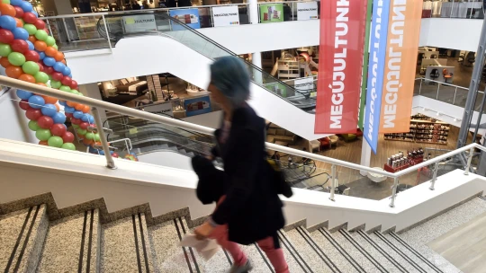 Csődöt jelenthet a Kika, 1900 dolgozót ki is rúgtak