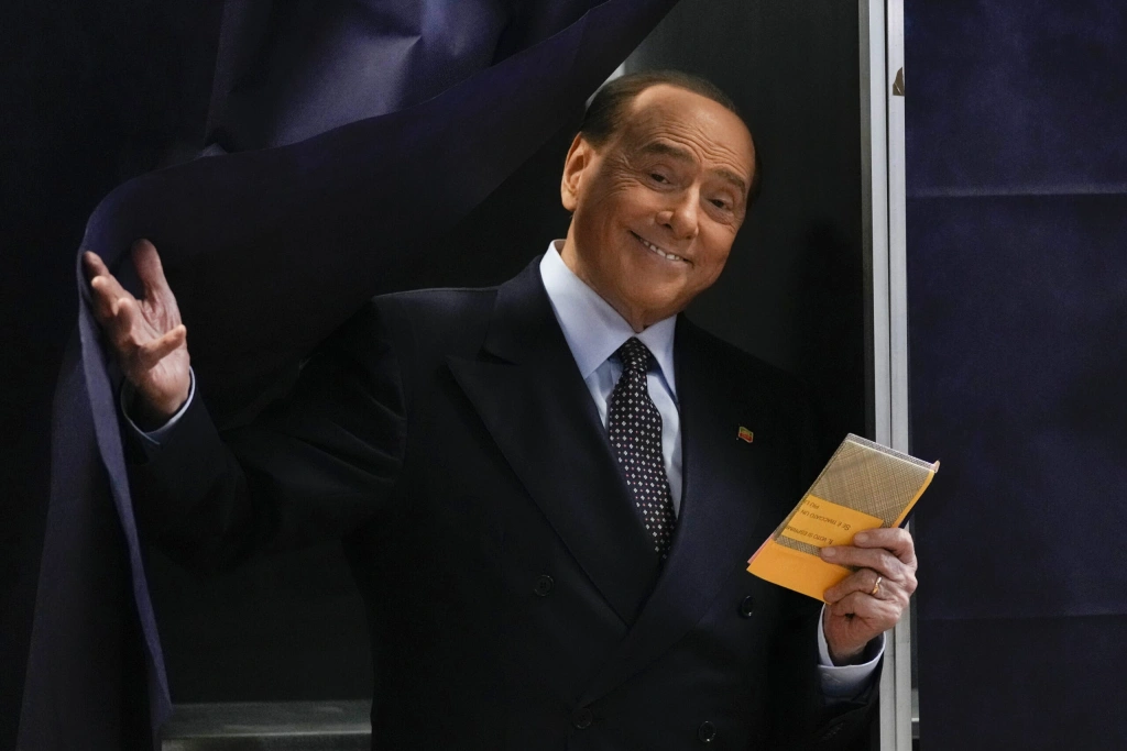 Kiderült: ez lesz a többmilliárd eurós Berlusconi-vagyon sorsa