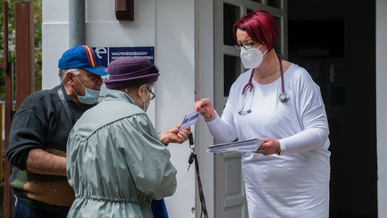 Egy év alatt hétezerrel nőtt a műtétre várakozó magyarok száma