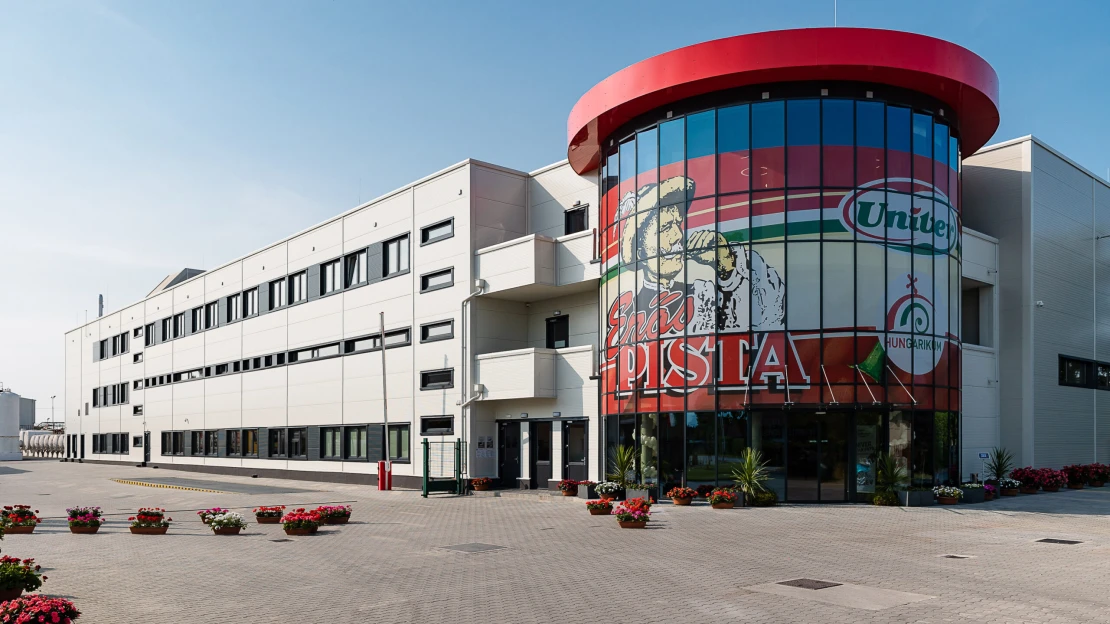 Erős Pista 8 milliárdból kapott ultramodern gyárat
