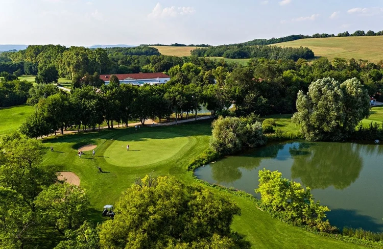 Tiborcz István cége beszállt Mészáros Lőrinc mellé a hatvanpusztai golfklubba