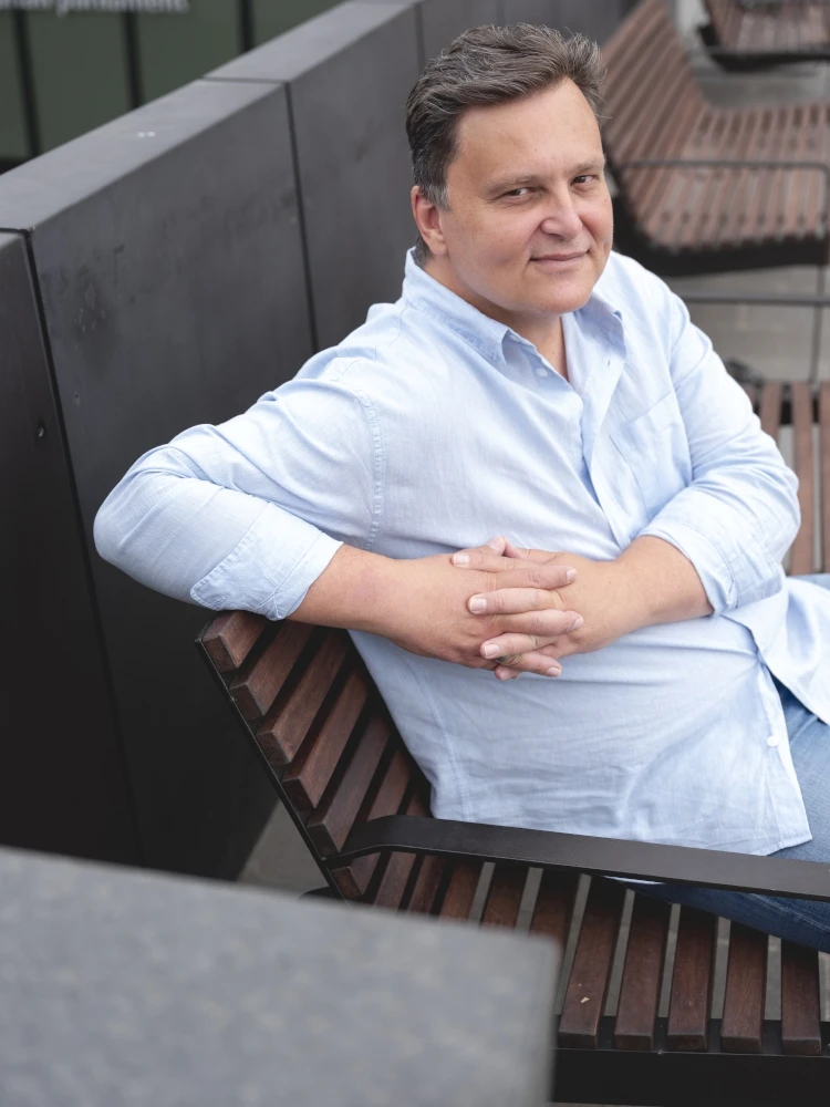 De jó, itt a Roland! Biztos jó buli lesz