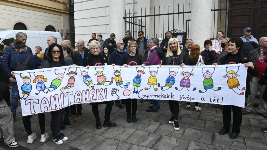 Több mint ötezer pedagógus mondhat fel szeptemberig