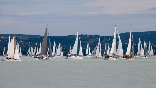 Kékszalag: soha senki nem kerülte még meg ilyen gyorsan a Balatont