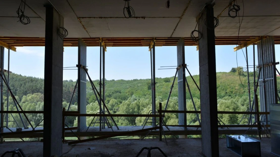 Nem tud fizetni a kivitelező, félkészen áll a tavaly nyárra ígért pécsi luxusszálloda