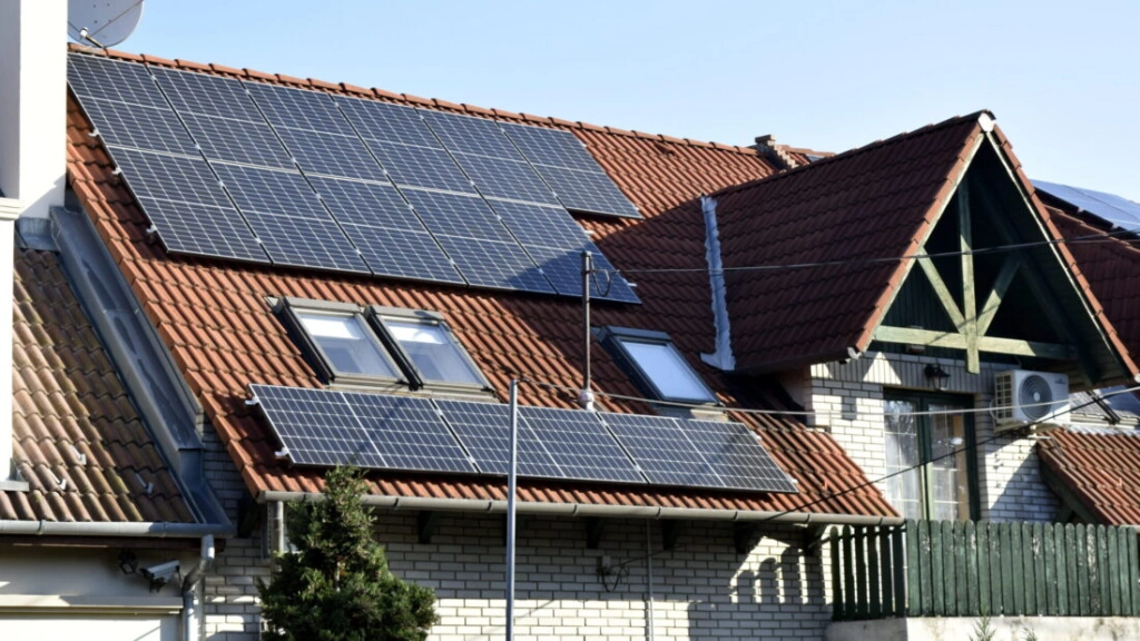 Fontos bejelentés, sok napelemes háztartás fellélegezhet