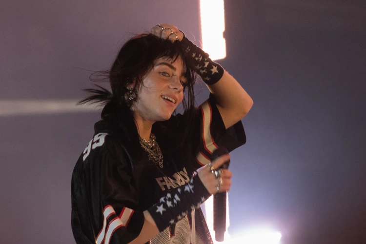 Nyolcvanezren nézték a Szigeten, ahogy Billie Eilish beleböfögött a mikrofonba – Sziget fesztivál, 6. napi beszámoló_2