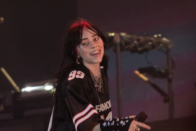 Nyolcvanezren nézték a Szigeten, ahogy Billie Eilish beleböfögött a mikrofonba – Sziget fesztivál, 6. napi beszámoló_31