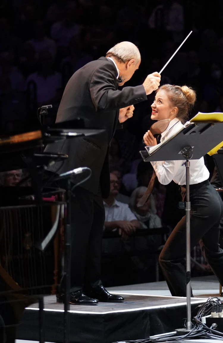 Más ezt nem merte volna megtenni – Fischer Iván ujjongásig bemozgatta a Royal Albert Hall közönségét_0