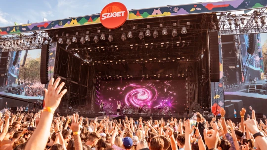 Itt a bejelentés: ők jönnek a jubileumi Szigetre 2024-ben!
