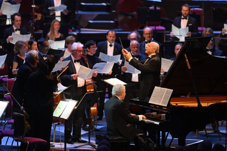Más ezt nem merte volna megtenni – Fischer Iván ujjongásig bemozgatta a Royal Albert Hall közönségét_3