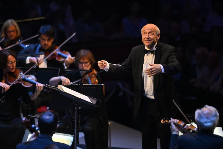 Más ezt nem merte volna megtenni – Fischer Iván ujjongásig bemozgatta a Royal Albert Hall közönségét_2