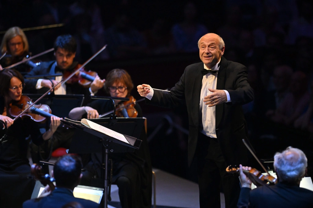 Más ezt nem merte volna megtenni – Fischer Iván ujjongásig bemozgatta a Royal Albert Hall közönségét