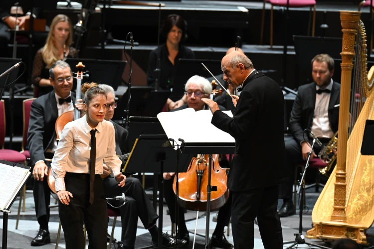 Más ezt nem merte volna megtenni – Fischer Iván ujjongásig bemozgatta a Royal Albert Hall közönségét_10