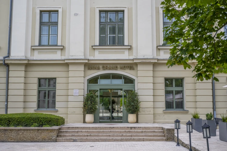 Másodszor már bakancsban érkeztem – szokatlan szerepet vállalt az Anna Grand Hotel felújításában Epres Panni_1