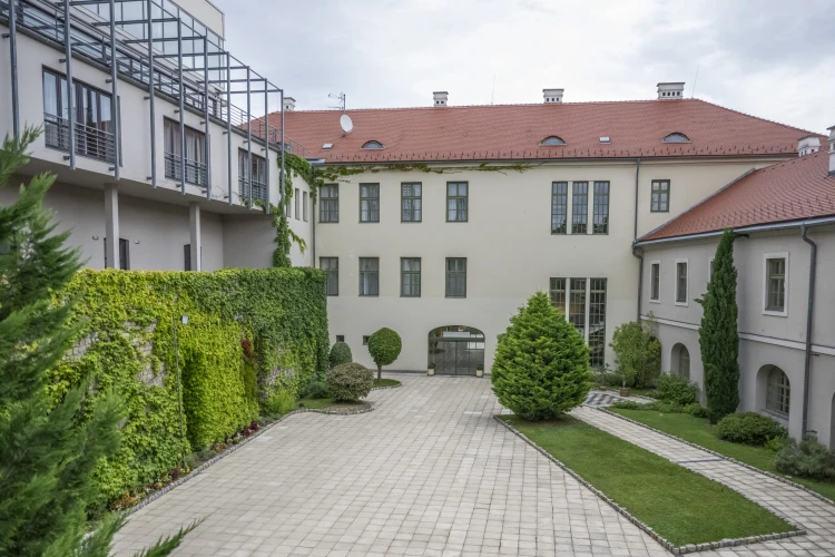 Másodszor már bakancsban érkeztem – szokatlan szerepet vállalt az Anna Grand Hotel felújításában Epres Panni_12