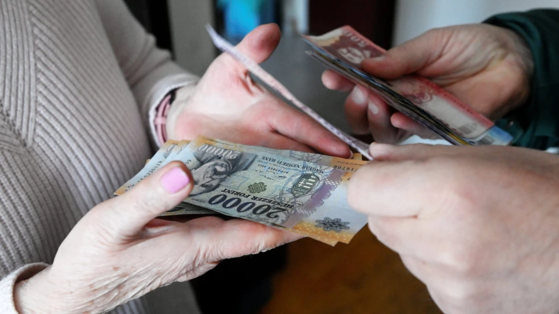 14. havi nyugdíj: kiderült, mennyit fizetnek ki belőle jövőre
