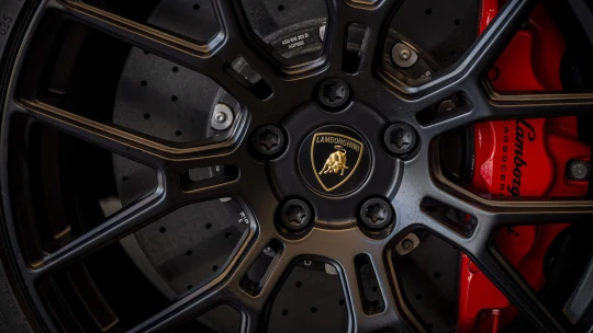 Tömény luxus: így néz ki az első budapesti Lamborghini szalon