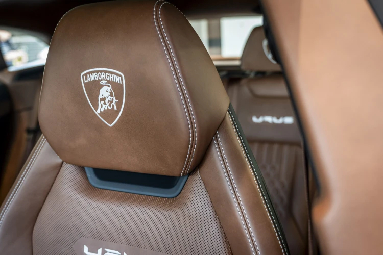Tömény luxus: így néz ki az első budapesti Lamborghini szalon_10