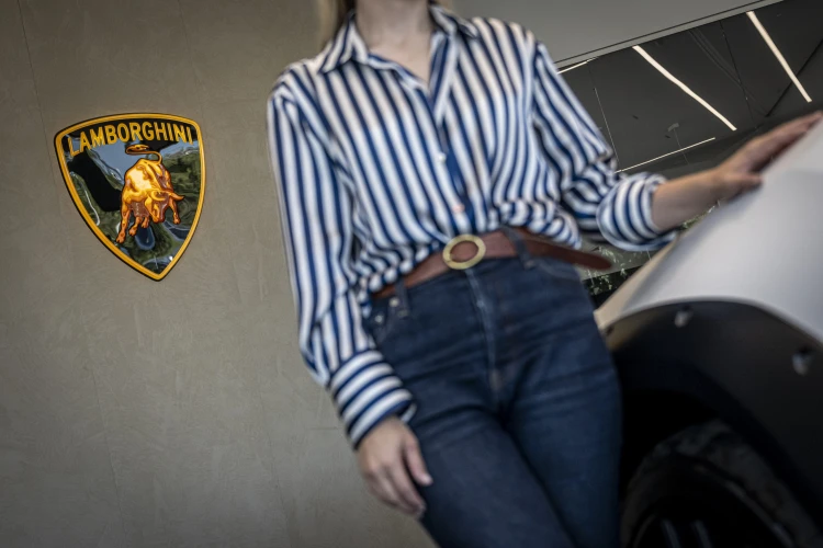 Tömény luxus: így néz ki az első budapesti Lamborghini szalon_24