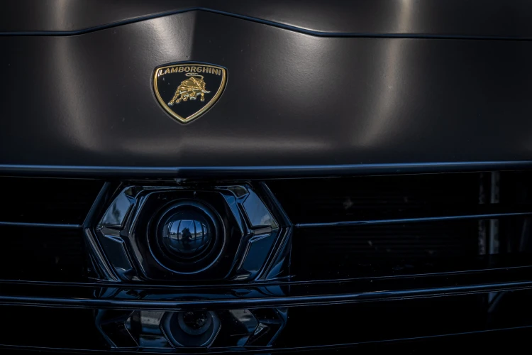 Tömény luxus: így néz ki az első budapesti Lamborghini szalon_31