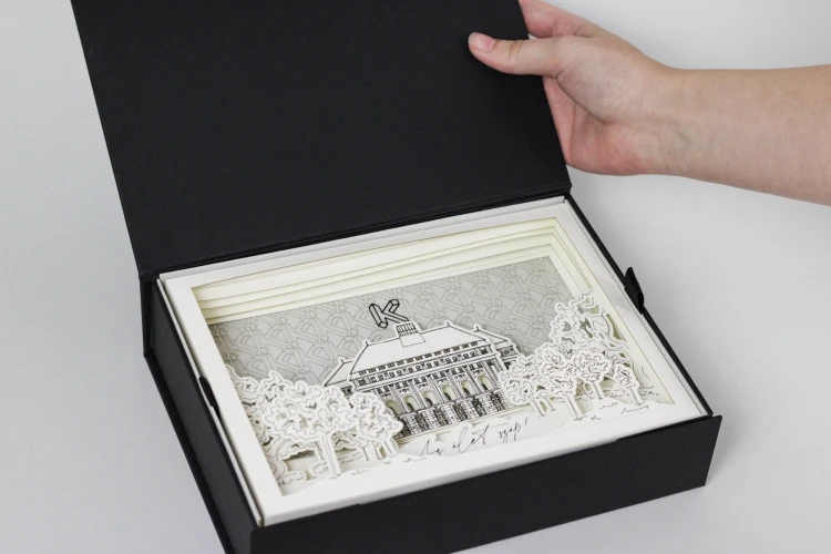 Analóg és digitális. Ősi és modern. Művészet és üzlet. Elmossák a határokat az Edinas Paper papír installációi_9