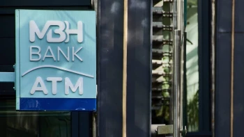 Babaváró hiba: reagált Mészáros bankja az irreálisan magas büntetőkamatok miatt