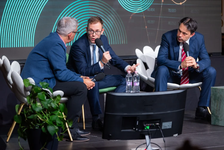 Jövő héten dől el, milyen pályát szánnak a forintnak_9