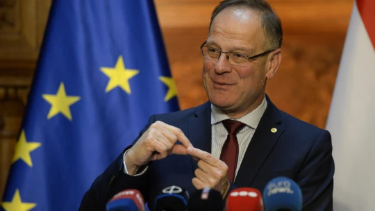 Szeptembertől megemelik a kormánytisztviselők bérét – mutatjuk, mennyivel