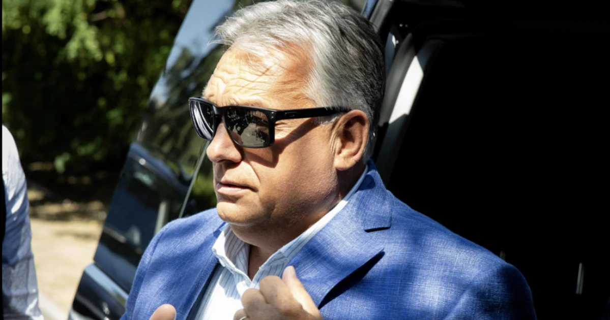 Újabb köztisztviselők bérét emelné a kormány
