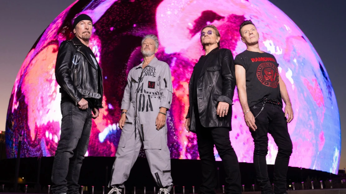 „Memphisi égbolt” helyett „Dávid-csillagokat” énekelt a U2 – videó